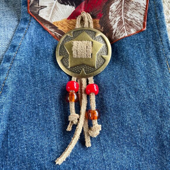 🔥VTG 90s Sunbelt Denim Vest Western Boho Ethnic Feathers print Patched Chains M - Picture 10 of 16